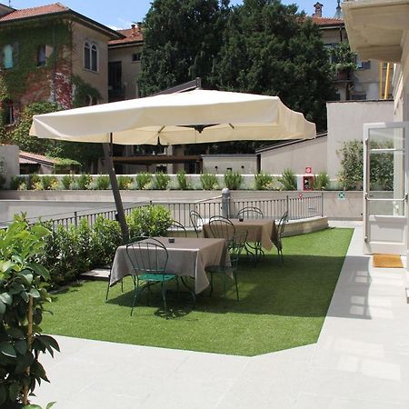 Hotel Di Varese Bagian luar foto